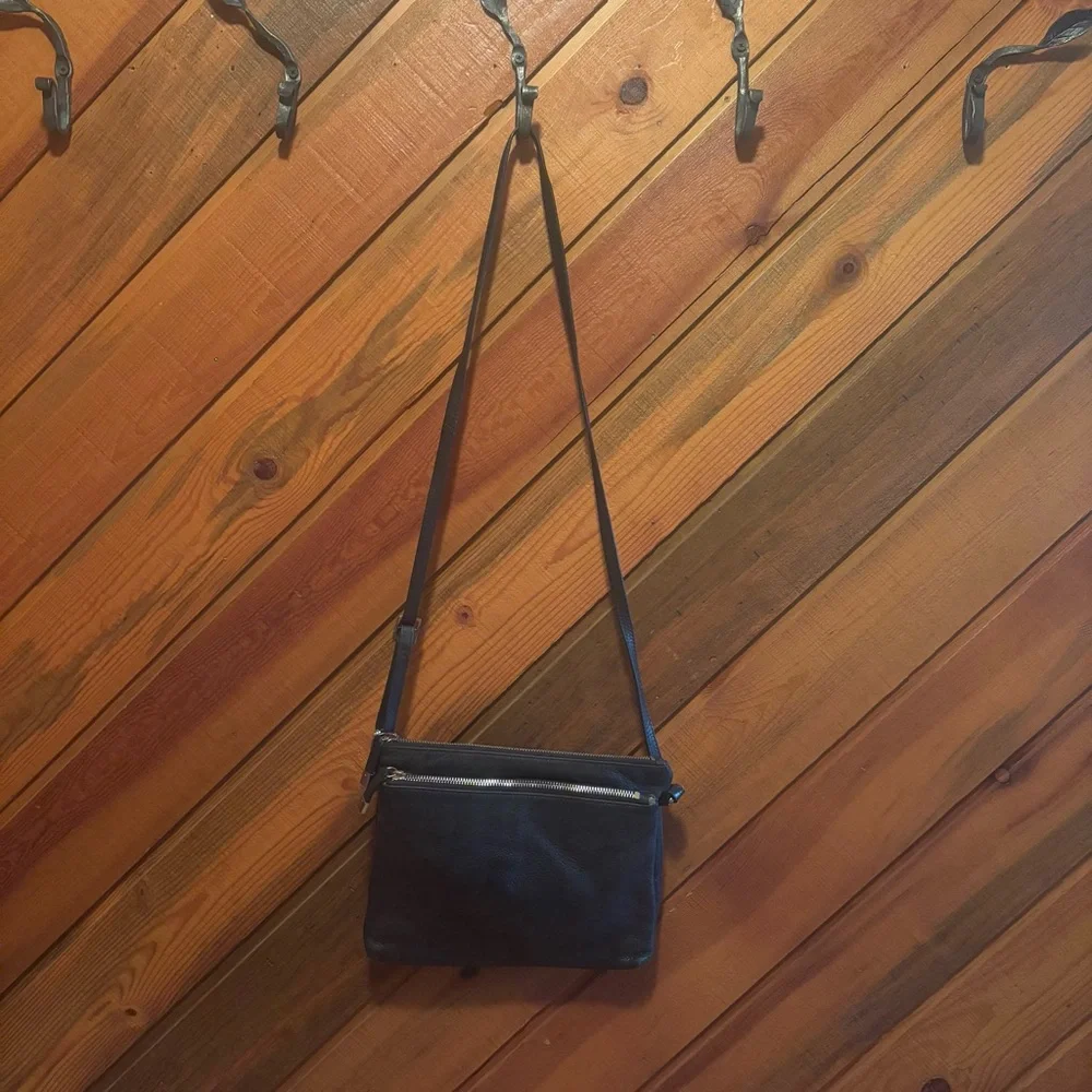 Margot New York dark green leather crossbody purse - Picture 2 of 10